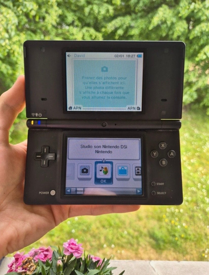 Nintendo DSi Zwart - Inclusief Oplader, Spelcomputers en Games, Verzenden, Gebruikt, Zwart, Dsi
