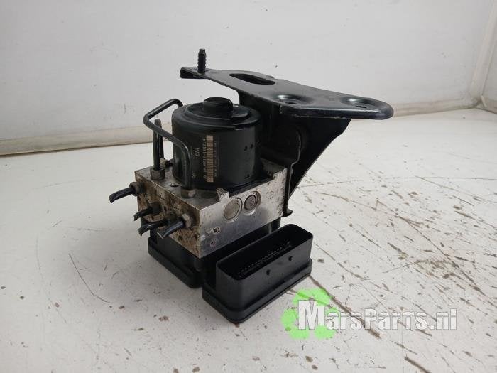 ABS Pomp van een Volkswagen Transporter, Gebruikt, -, Volkswagen, -