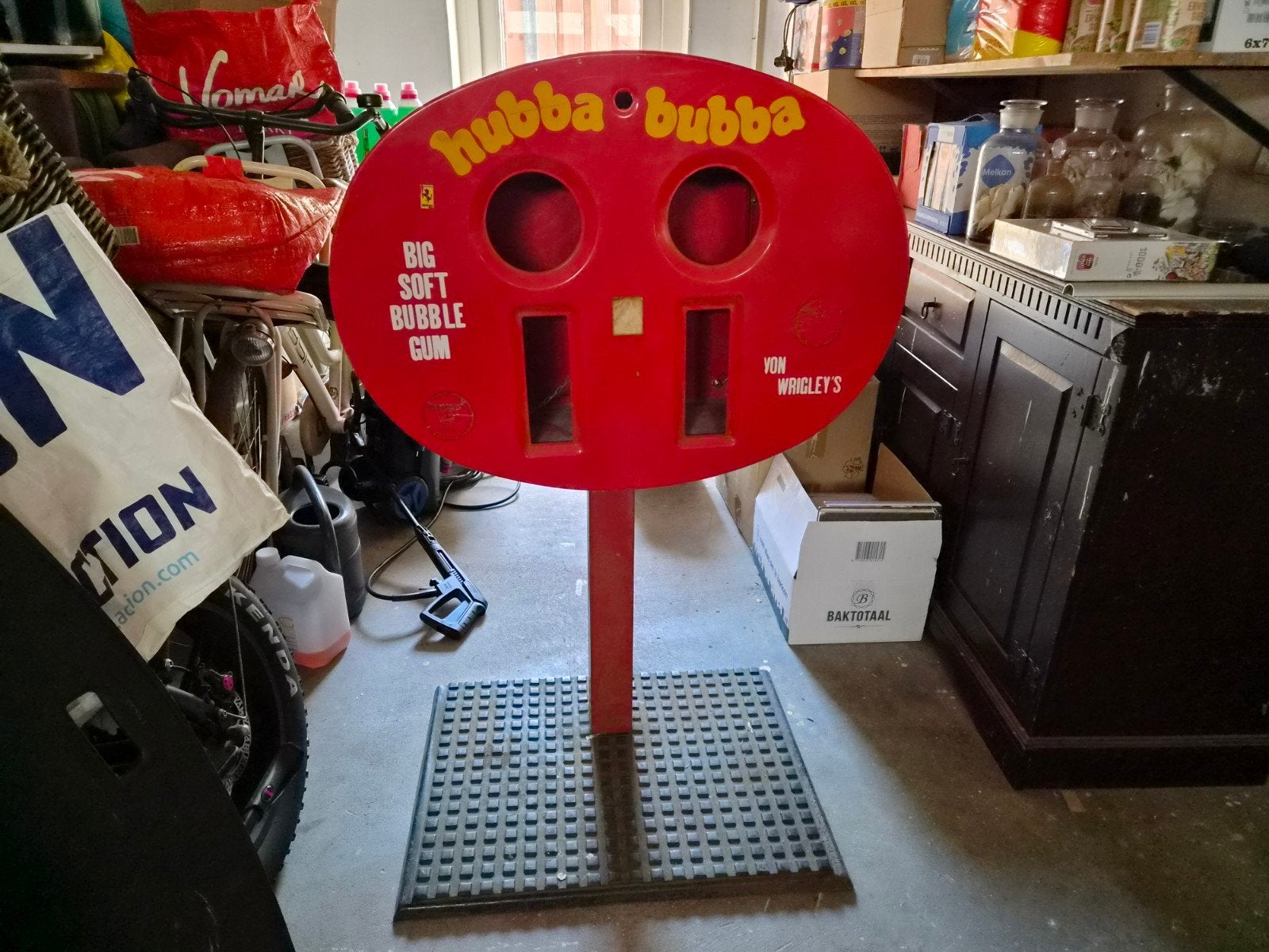 brabo kauwgomballenautomaat behuizing jaren 80, Ophalen, Gebruikt