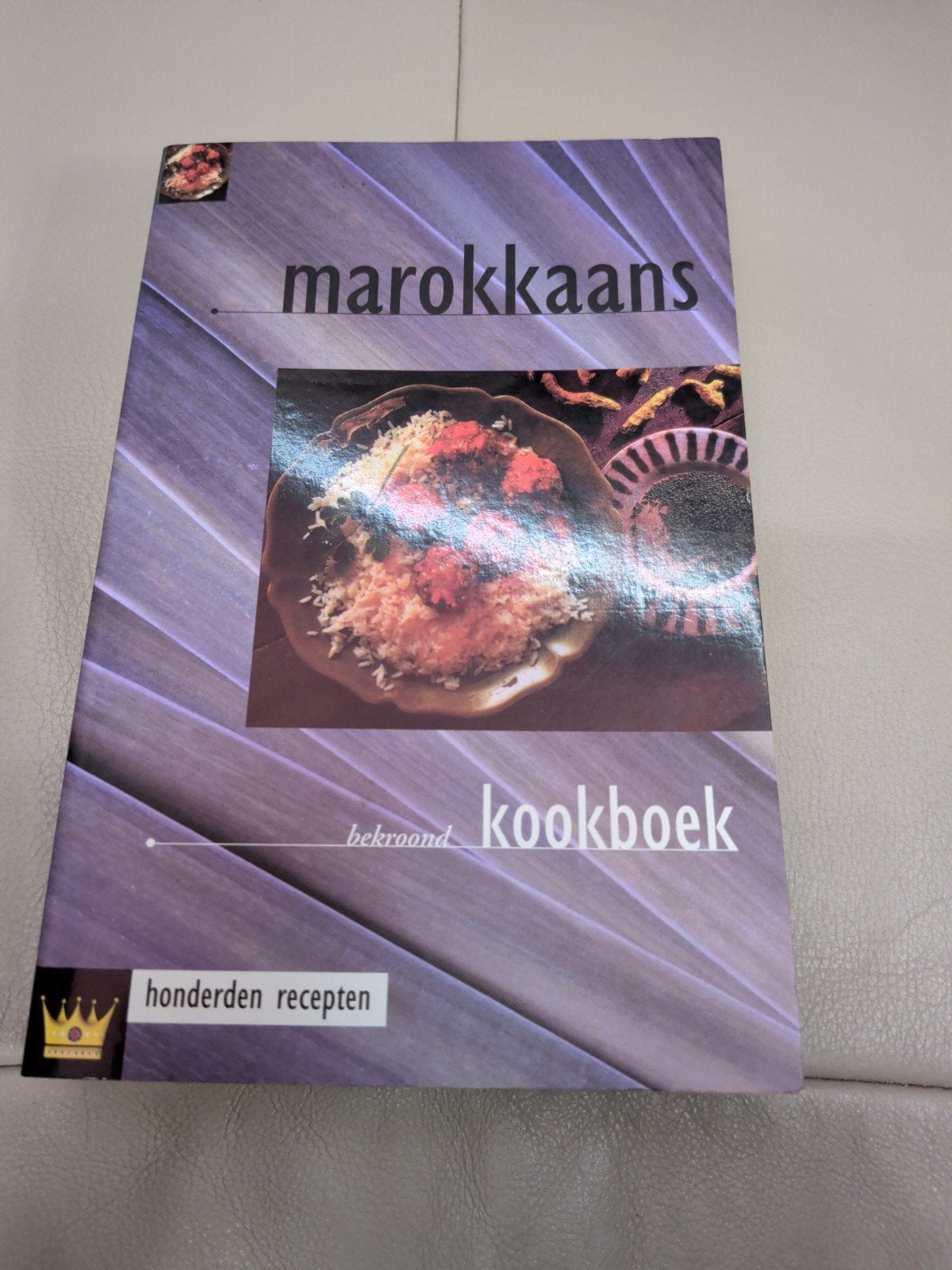 H. Moumen - Marokkaans kookboek, Midden-Oosten en Marokko, Voorgerechten en Soepen, Ophalen of Verzenden, Zo goed als nieuw