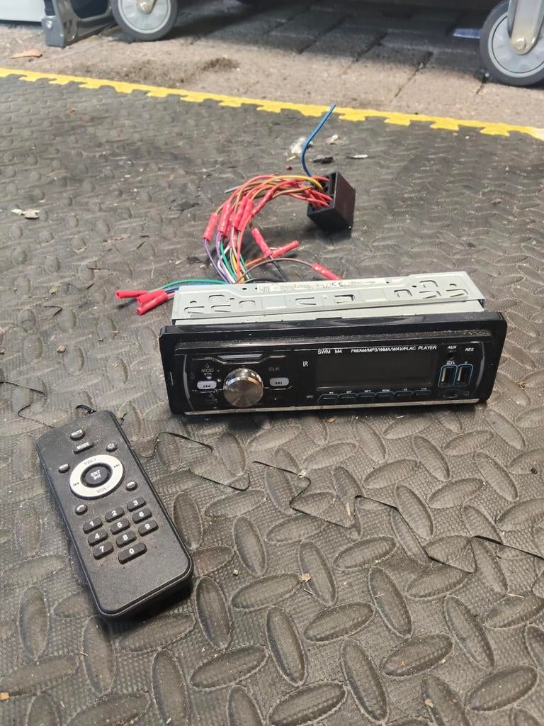 Universele Autoradio met Afstandsbediening - USB/AUX/SD, Verzenden, Zo goed als nieuw