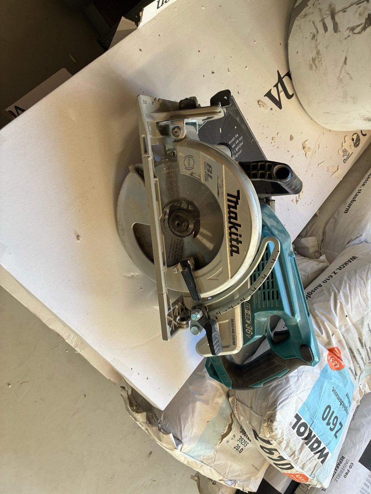 Makita 2x18V Achterhendel Cirkelzaag, Gebruikt, Cirkelzaag, 70 mm of meer, Ophalen of Verzenden