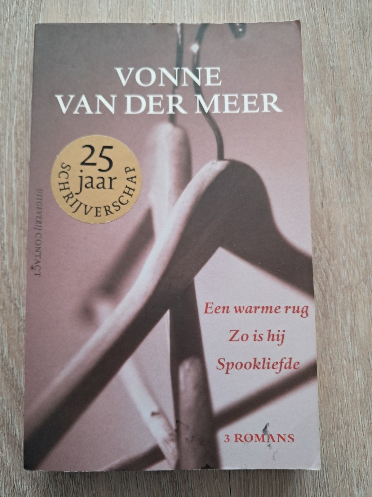Vonne van der Meer - Warme rug/zo is hij/spookliefde, Boeken, Ophalen of Verzenden, Zo goed als nieuw, Nederland, Vonne van der Meer