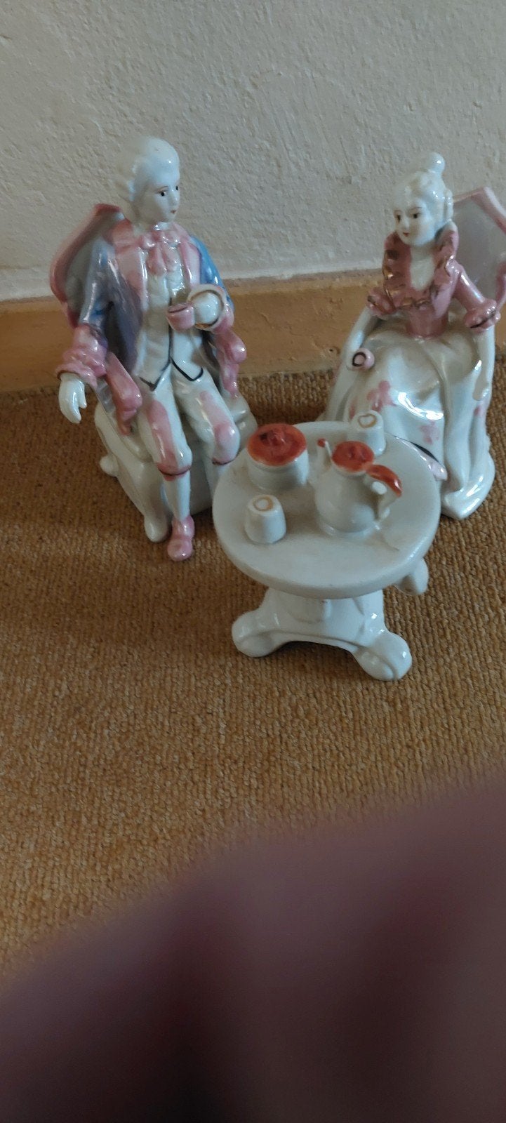 Vintage Porseleinen Beeldjes: Rococo Paar aan Tafel, Ophalen