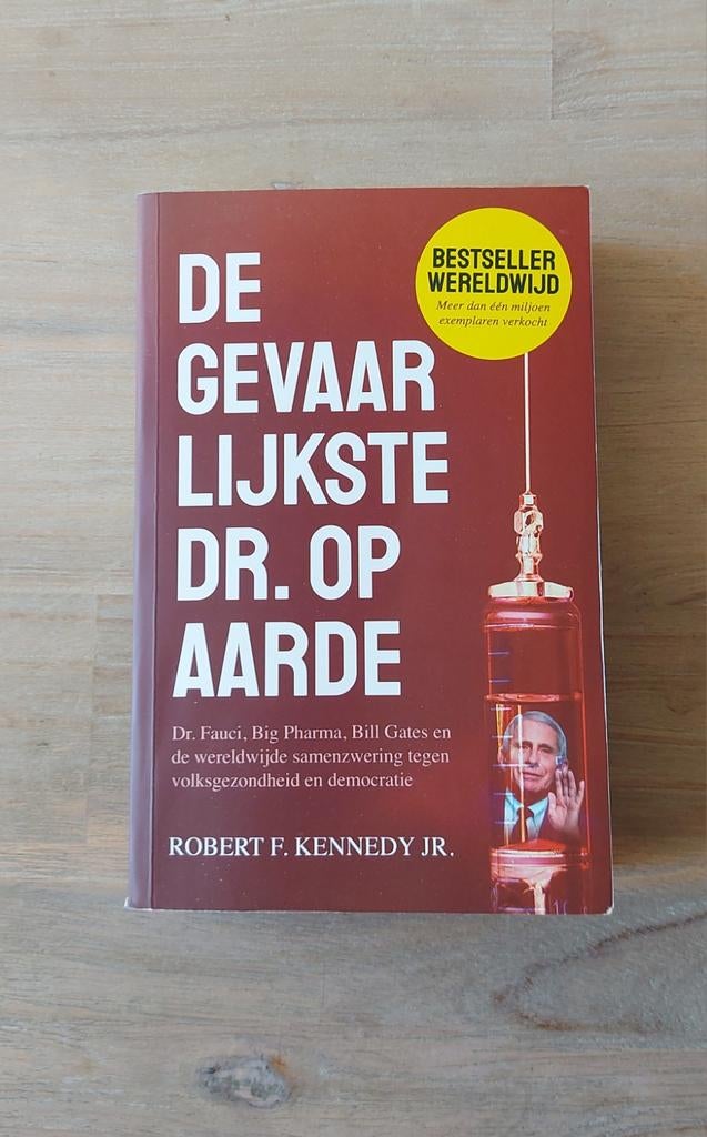 Robert F. Kennedy - De gevaarlijkste dr. op aarde, Ophalen of Verzenden, Gelezen, Robert F. Kennedy