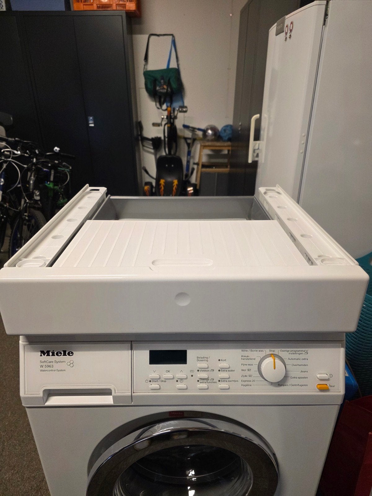 Miele WTV 512 tussenstuk voor wasmachine en droger, Ophalen, Nieuw, 1200 tot 1600 toeren