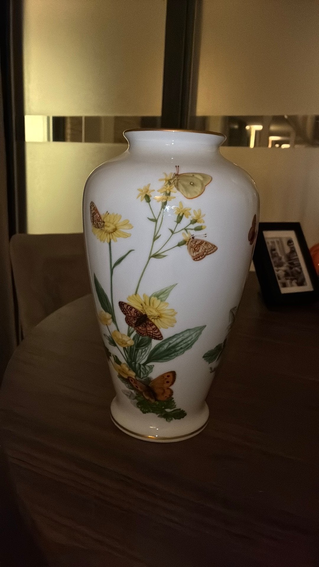 Antieke vaas the alpine butterfly vase by john wilkinson, Ophalen