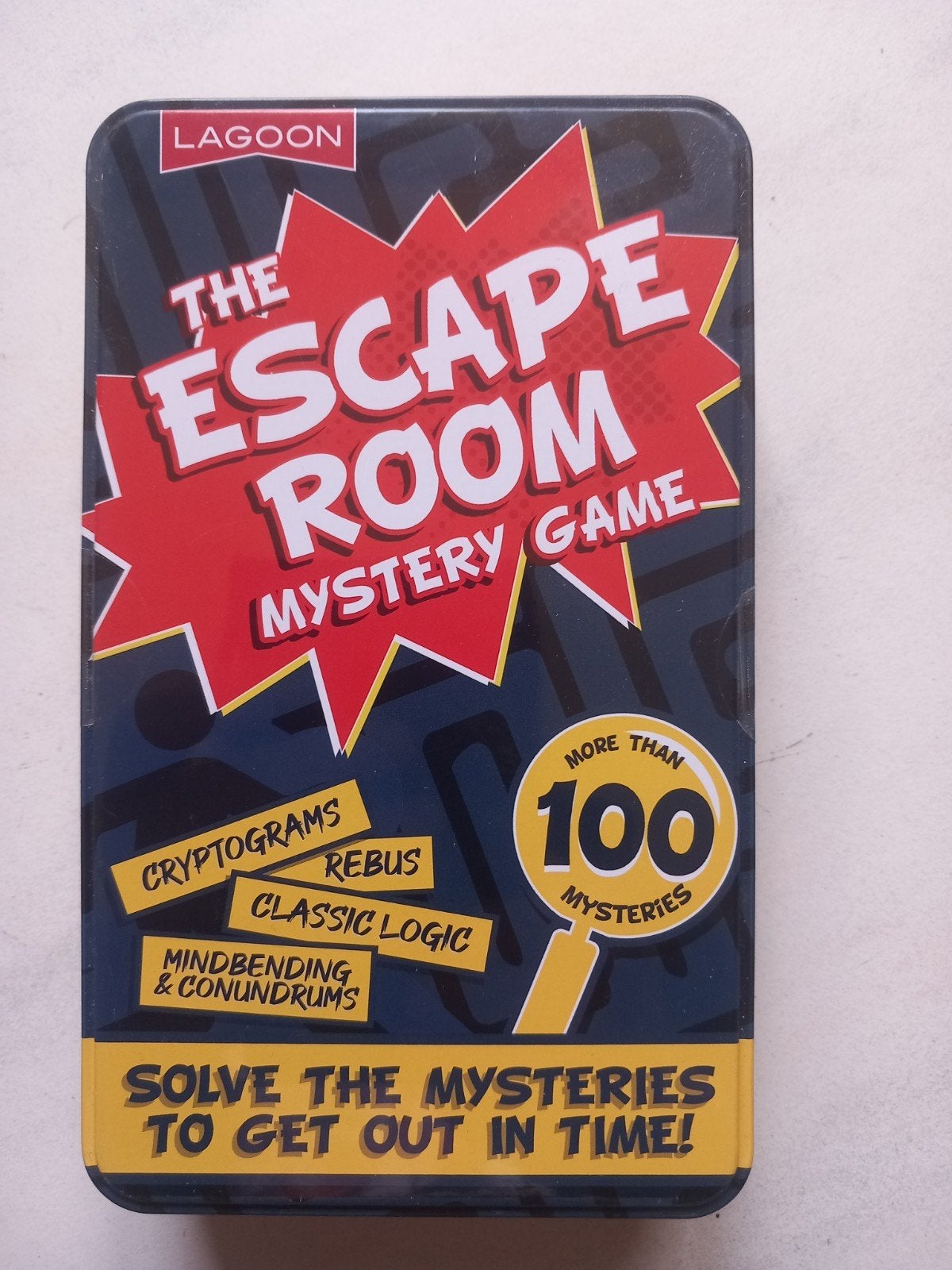 The Escape Room Mystery Game - 100+ mysteries - English!, Hobby en Vrije tijd, Gezelschapsspellen | Bordspellen, Nieuw, Ophalen of Verzenden
