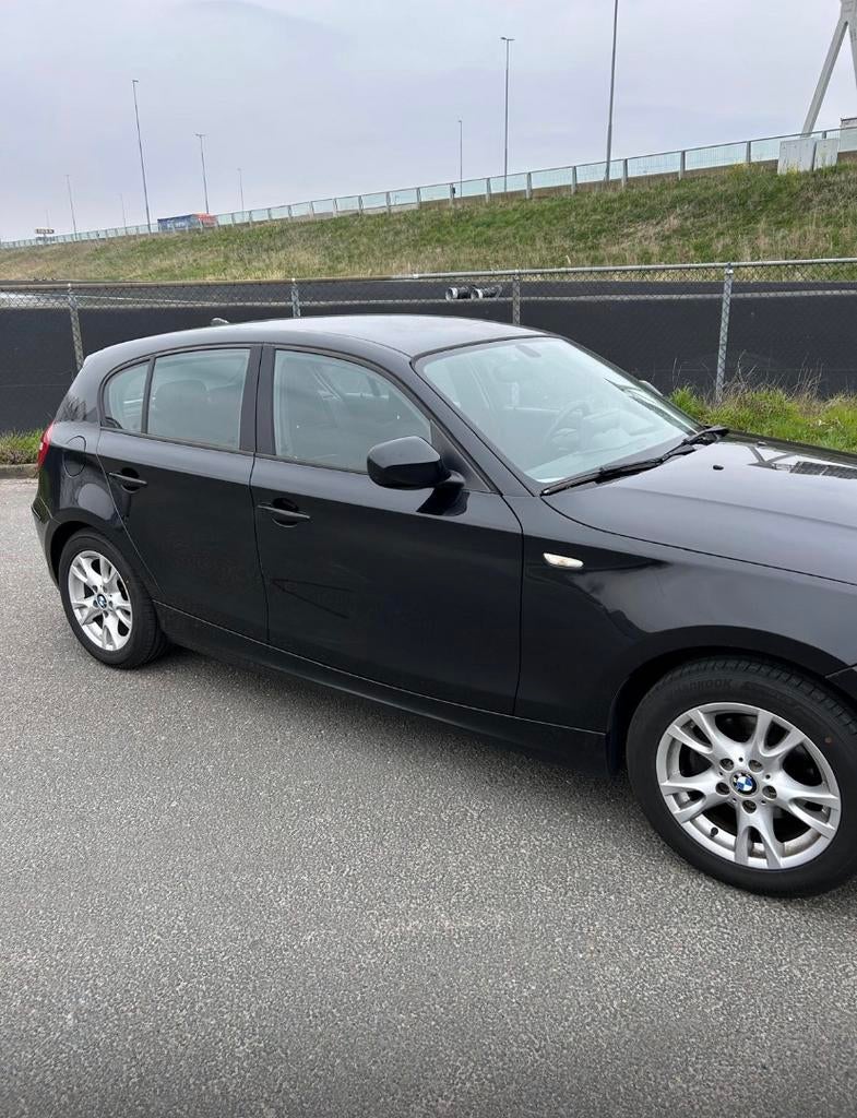 BMW 1-Serie 1.6 116I 5DR 2010 Zwart, Auto's, 1-Serie, Achterwielaandrijving, 1599 cc, 4 cilinders