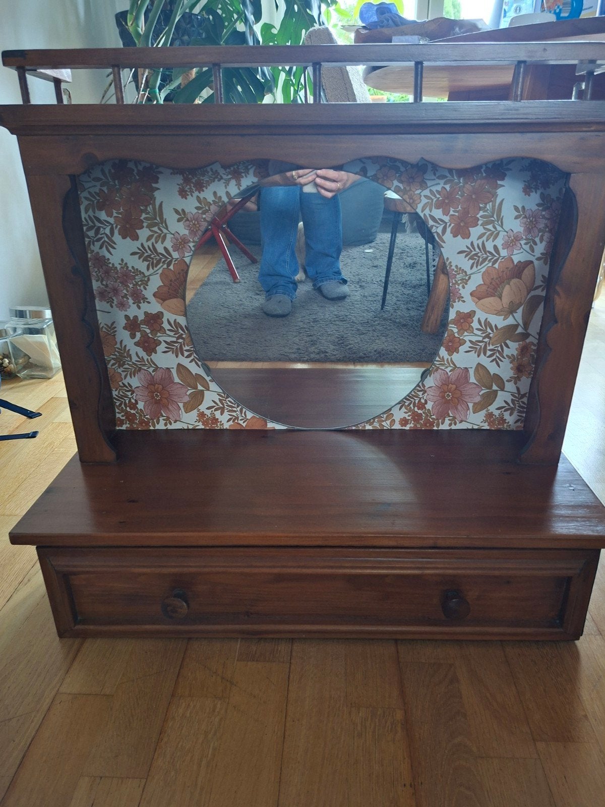 Vintage houten kastje met spiegel en lade, Ophalen, Gebruikt