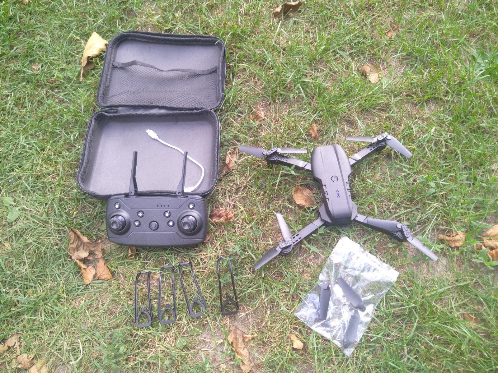 Leuke kleine drone, paar keer mee gevlogen, doet het goed, Ophalen of Verzenden