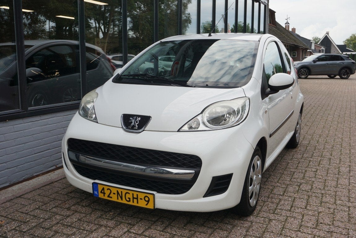 Peugeot 107 1.0-12V XS met nieuwe apk en koppeling!, Auto's, Voorwielaandrijving, Stof, Gebruikt, 4 stoelen