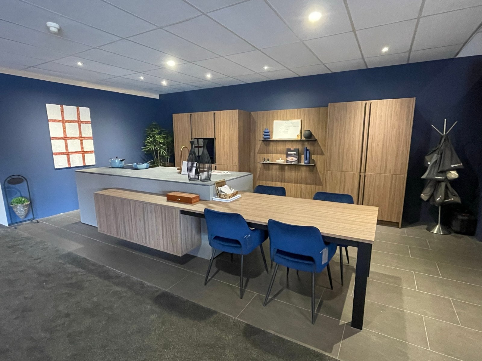 Moderne keuken met kookeiland en inbouwapparatuur, Ophalen, Overige kleuren, Nieuw, Greeploos