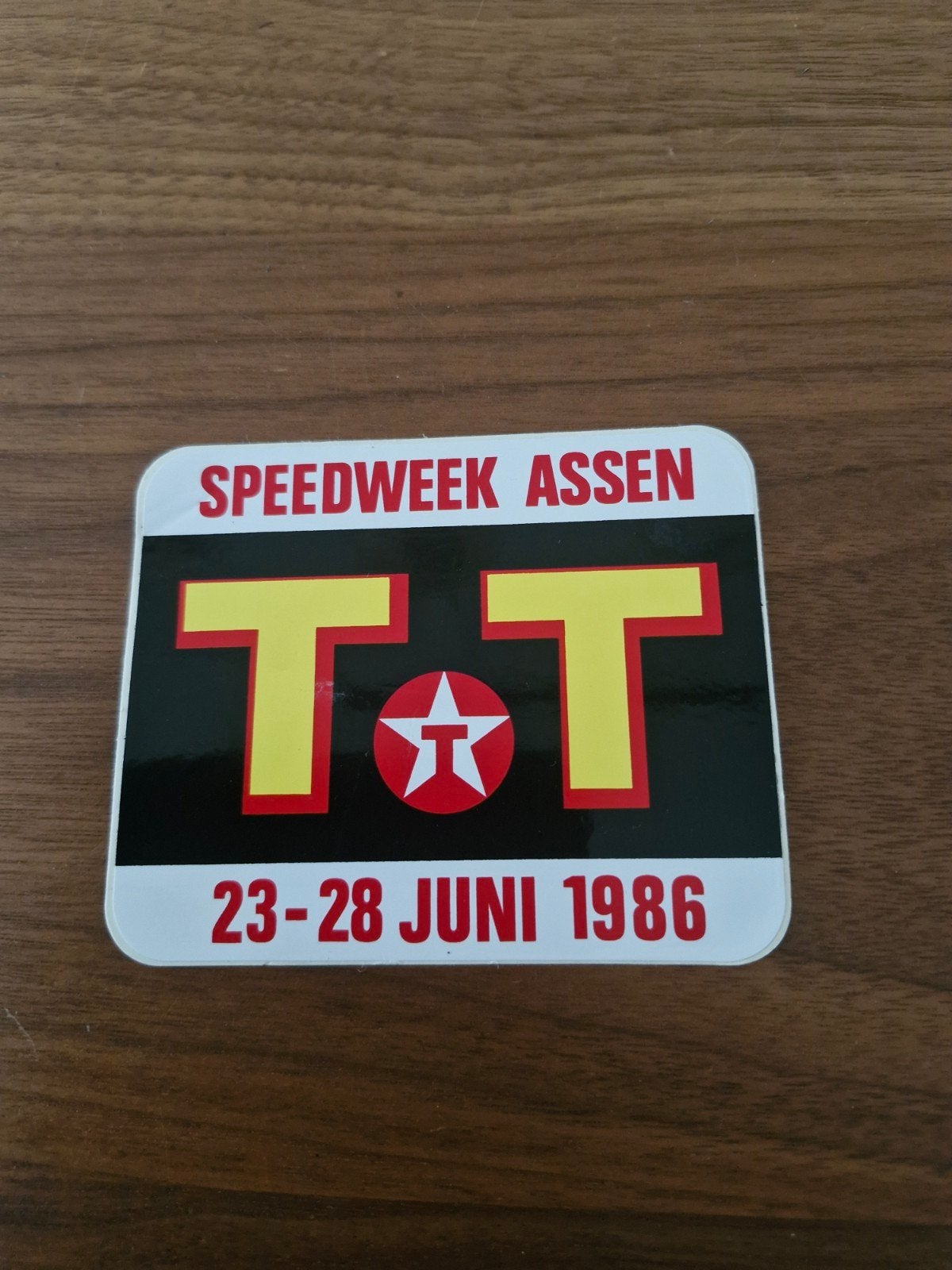 845 Vintage TT Speedweek Assen 1986 Sticker 11x9 cm, Ophalen of Verzenden, Zo goed als nieuw, Sticker