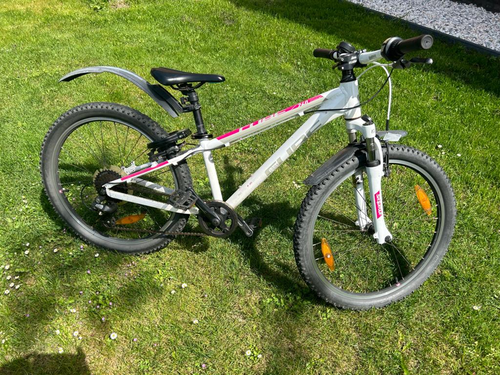Cube 240 Kinderfiets - Wit/Roze, Ophalen, Gebruikt, Velgrem, 20 inch of meer