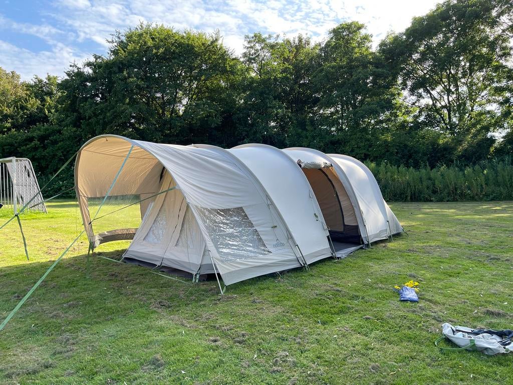 Nomad Bantu IV air tunneltent met luifel, Ophalen, Zo goed als nieuw, Tot en met 4