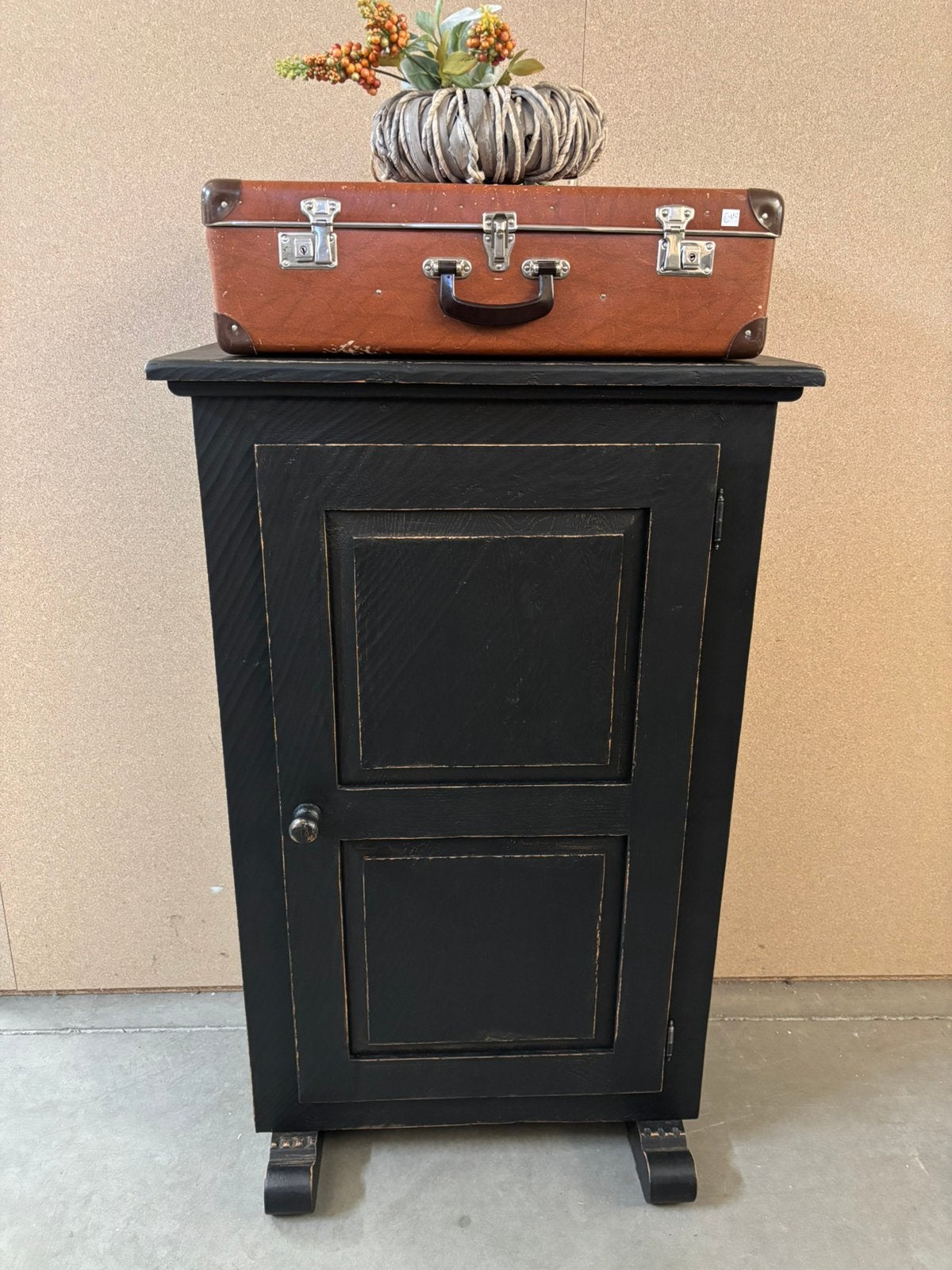Brocante eendeurskast / buffetkast / kast / meidenkast, Ophalen, Studio Larilo, Studiolarilo@gmail.com, Zo goed als nieuw