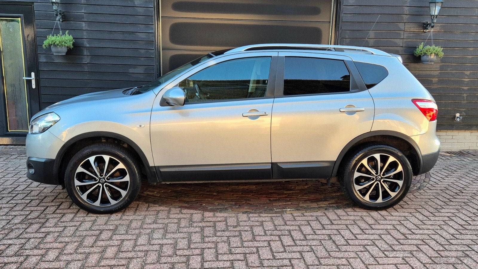 Foto 3 van Nissan Qashqai 1.6 2012 Grijs/Connect Edition/Pano/ Inruil m