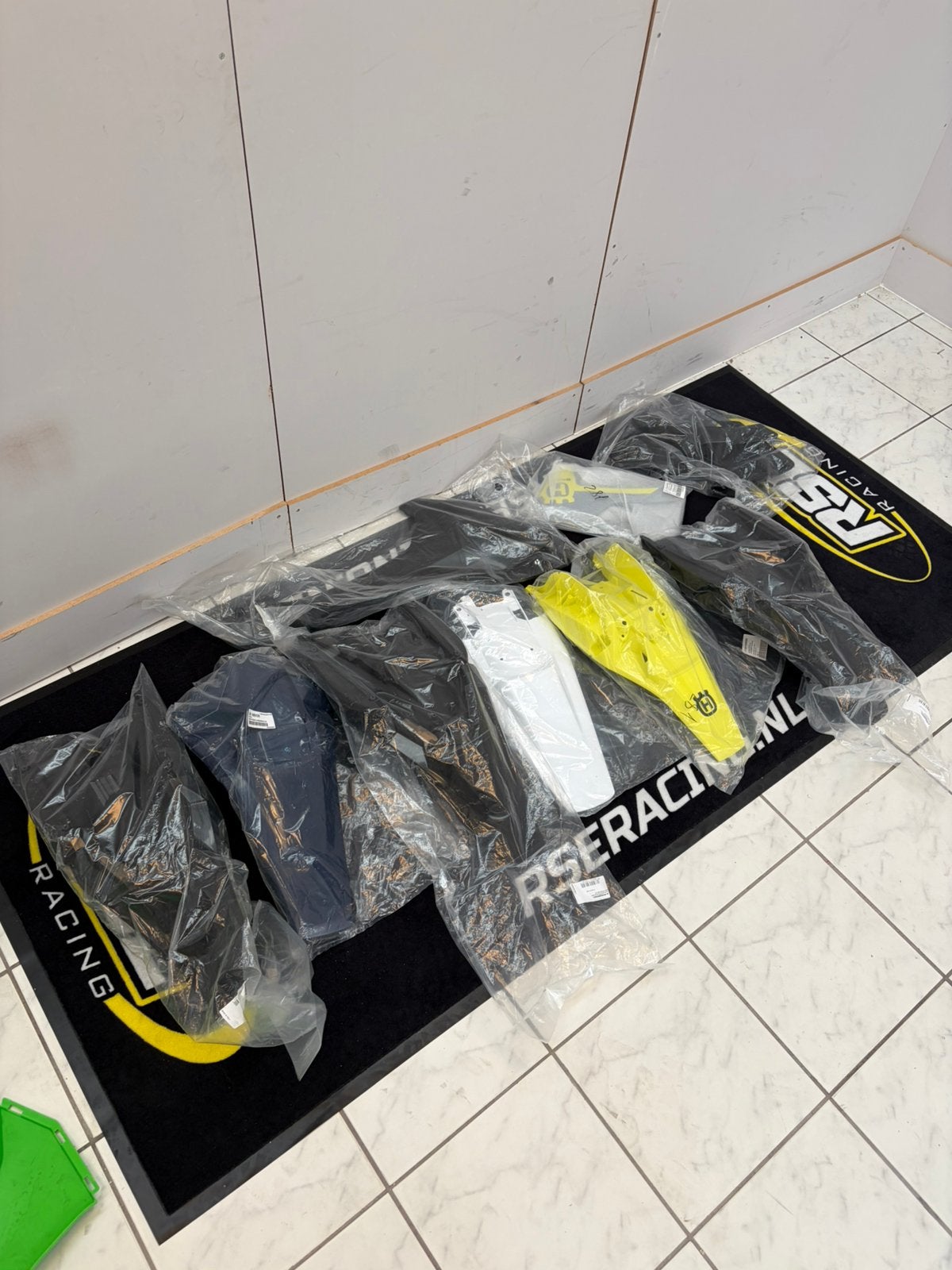 Husqvarna plastic delen, Ophalen of Verzenden