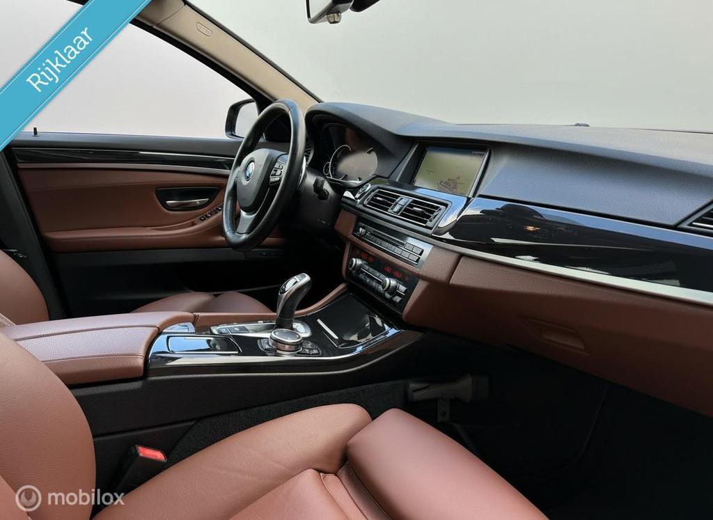 BMW 5-serie Touring 528xi High Executive Aut Pano Leder NL A, Automaat, 15 km/l, Gebruikt, Euro 6