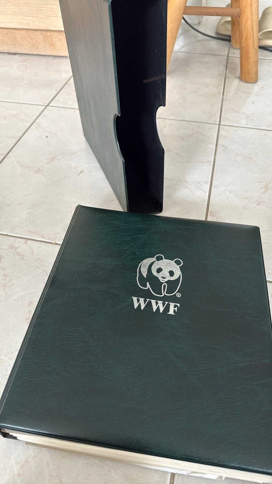 WWF Bedreigde Dieren postzegelverzameling in album, Ophalen of Verzenden, Beschreven, Rest van de wereld