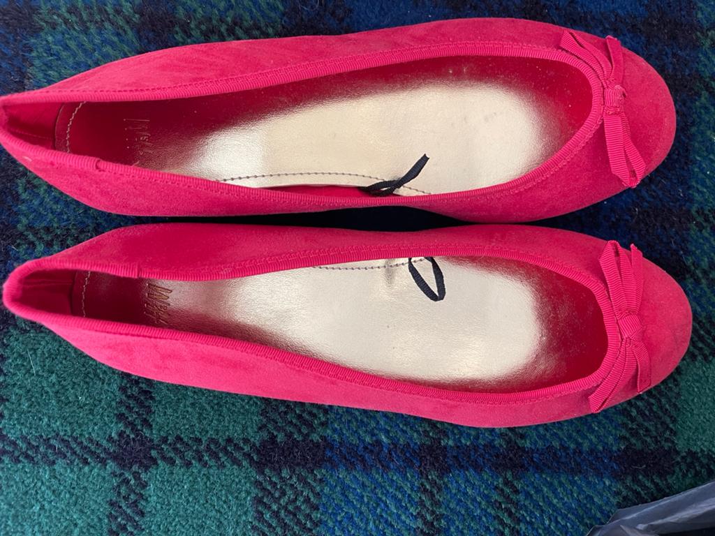 Rode ballerina’s met goudkleurige binnenzool mt 41, Nieuw, Rood, Ballerina's, Ophalen of Verzenden