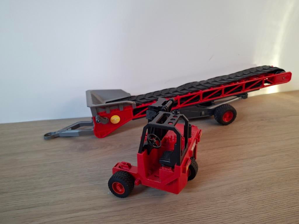Rode heftruck met transportband, Ophalen of Verzenden