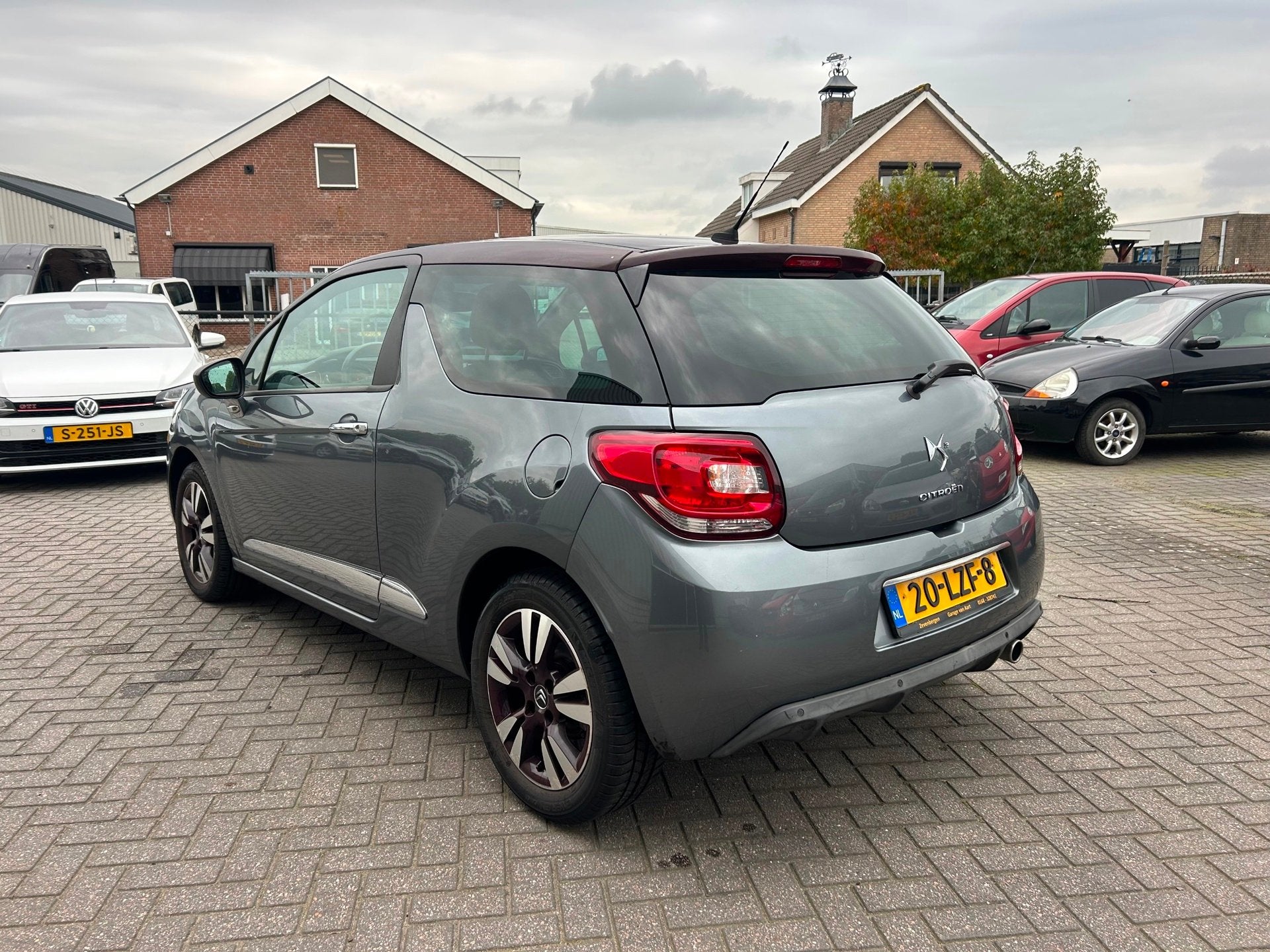 Citroen DS3 1.6 VTi So Chic | LEER | AUTOM | CLIMATE | NAVI, Auto's, Euro 5, Gebruikt, 4 cilinders, 49 €/maand