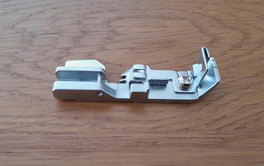 Bernina koordvoet, Ophalen, Zo goed als nieuw, Lockmachine, Bernina