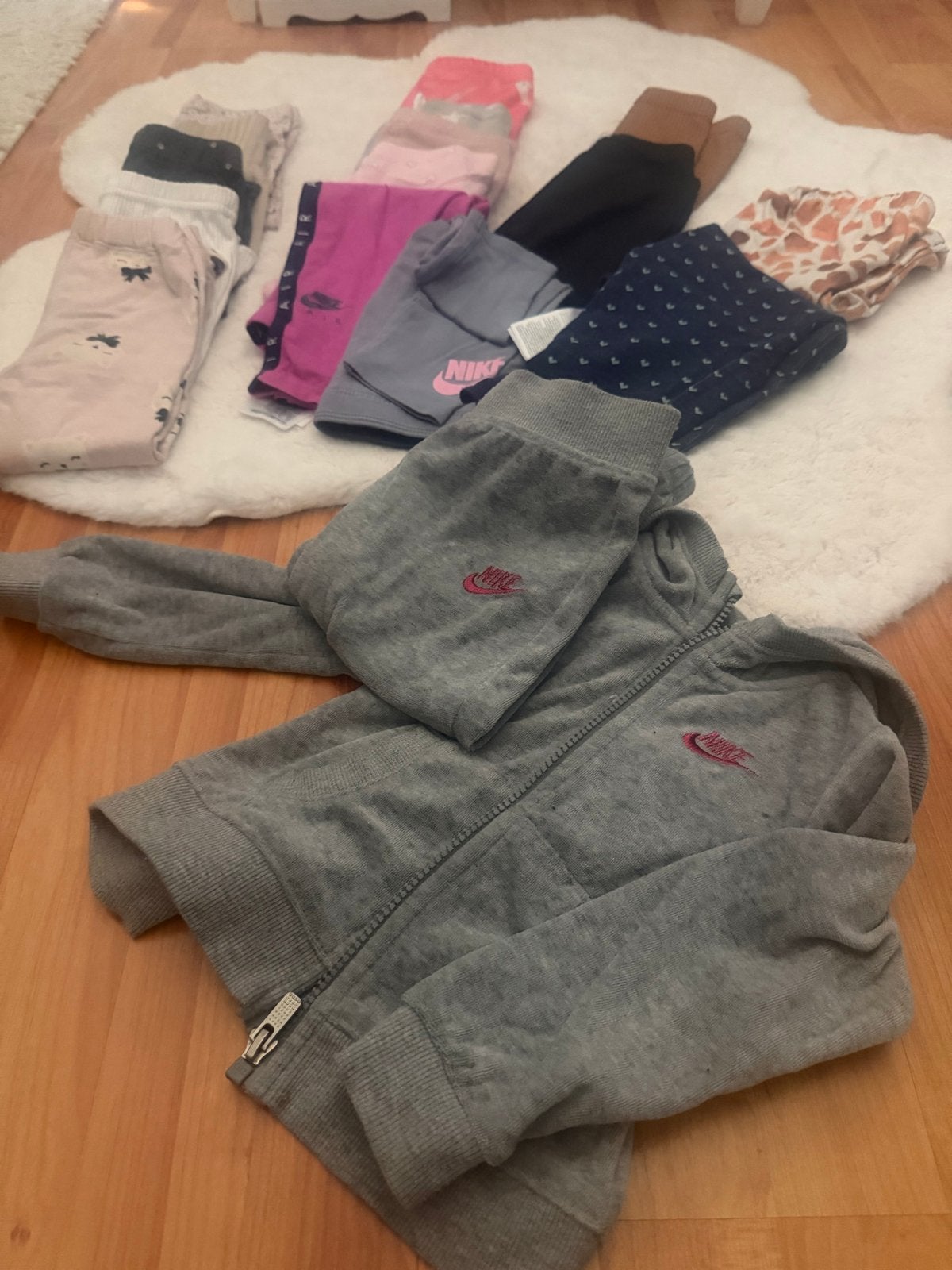Meisjes kledingpakket maat 86/92 - Nike, Air, Guess, Ophalen of Verzenden, Gebruikt, Meisje, Broekje