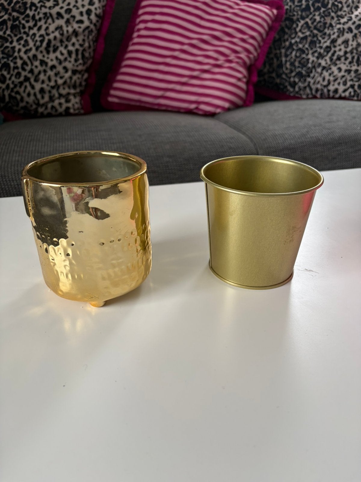 2 kleine bloempotjes goudkleurig, Tuin en Terras, Gebruikt, Rond, Binnen, Ophalen of Verzenden