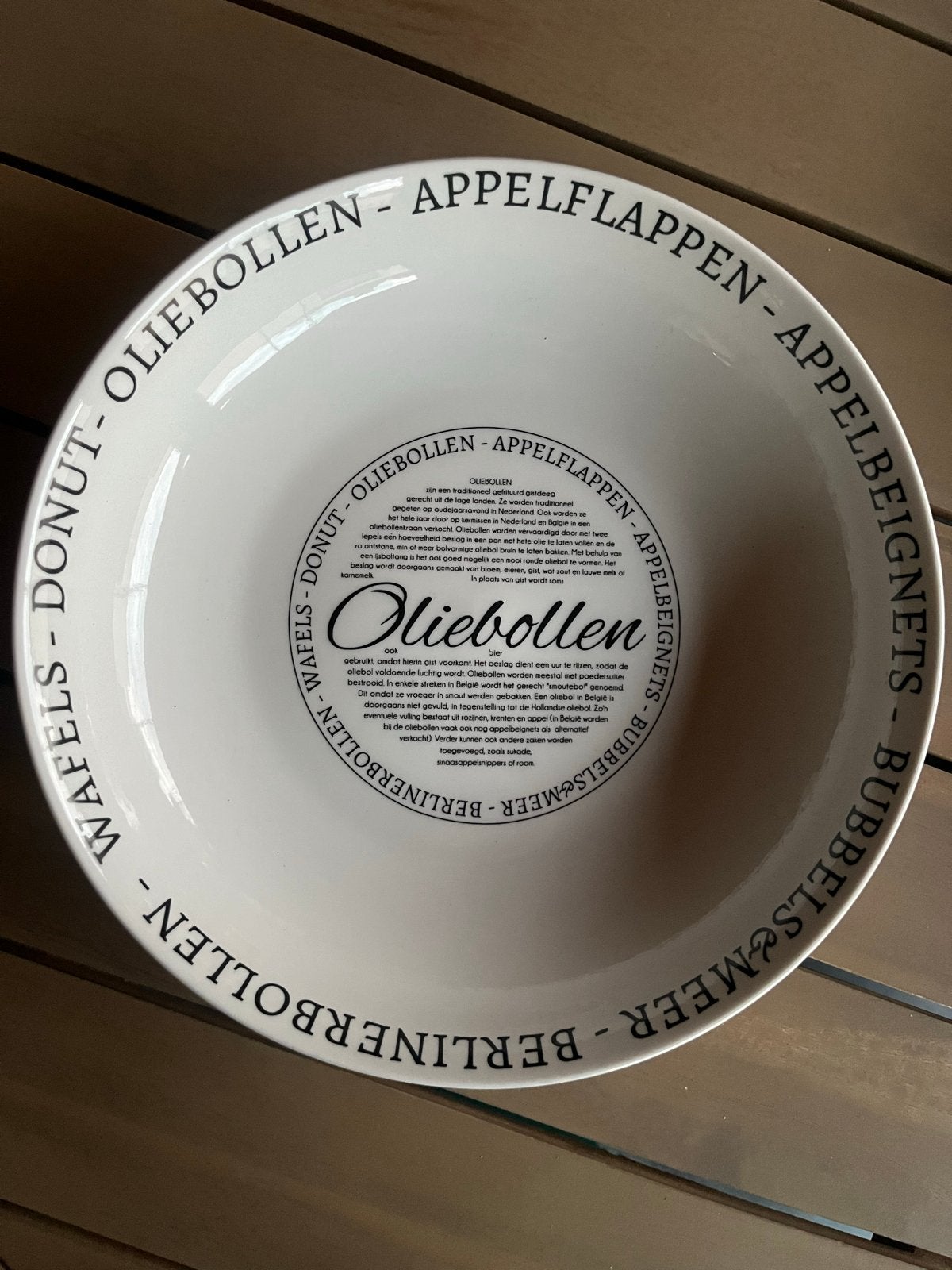 Grote Oliebollenschaal met tekst - Keramiek, Porselein of Keramiek, Schaal, Rond, Ophalen of Verzenden