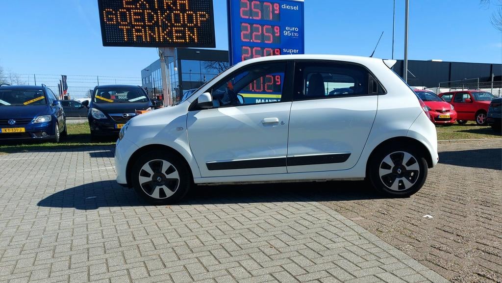 NAP!NIEUWE APK!!Renault Twingo 1.0 SCe.2 eigenaren gehad!, Auto's, Zwart, 840 kg, 4 stoelen, Wit