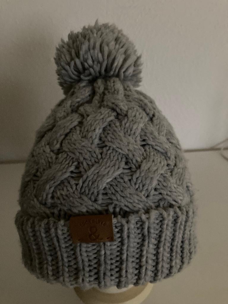 Luck&Love warm gevoerde muts kleur grijs, Ophalen of Verzenden, Zo goed als nieuw, Muts