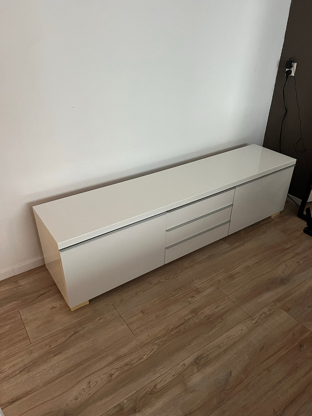 Strak wit tv-meubel, 150 tot 200 cm, Ophalen of Verzenden, Zo goed als nieuw, Minder dan 100 cm