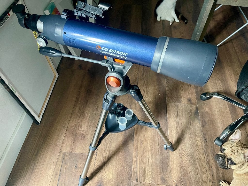 Celestron AstroMaster 102 telescoop – zo goed als nieuw, Ophalen, Lenzentelescoop (refractor), 80 tot 200 mm, Met statief
