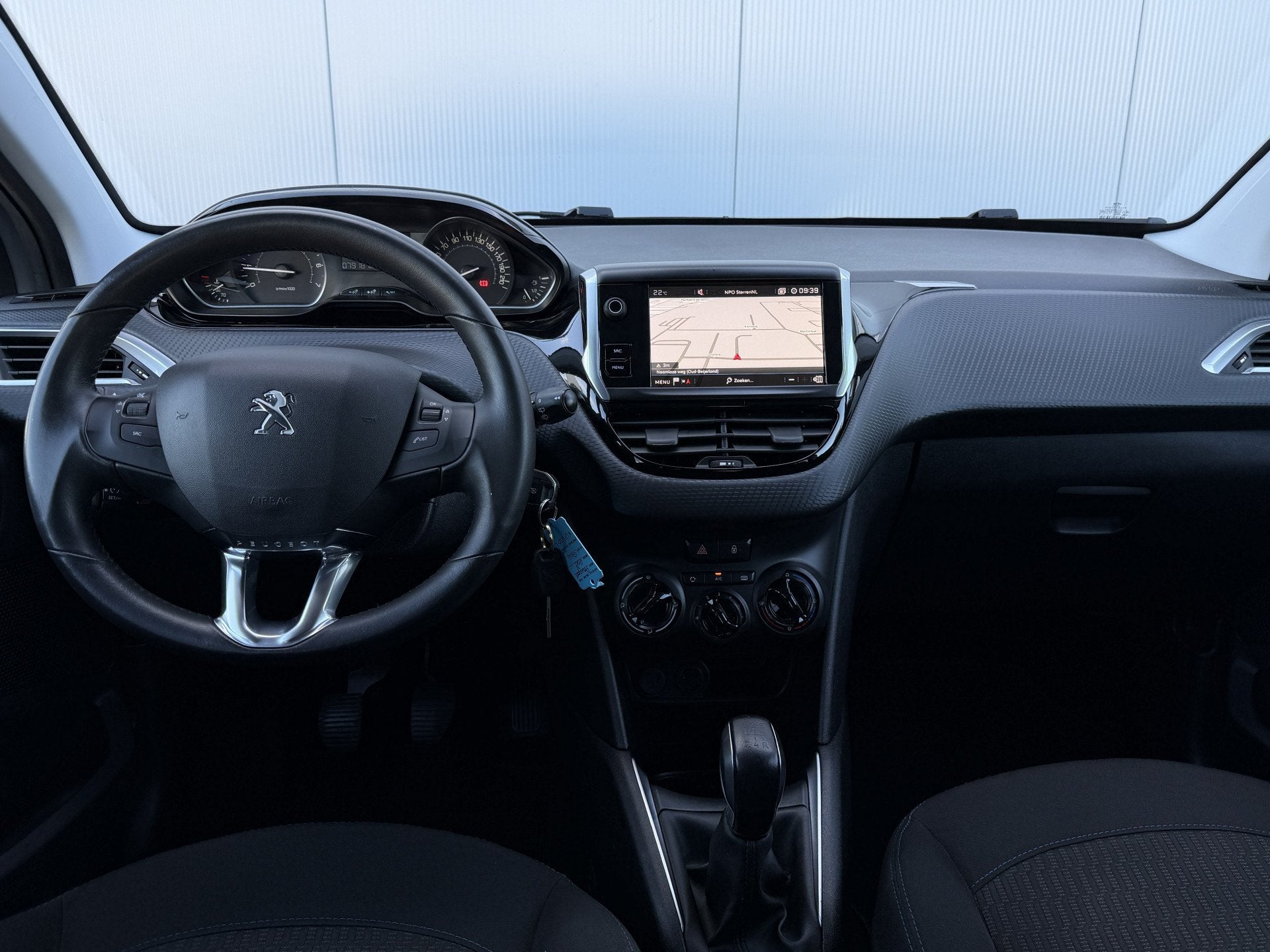 Peugeot 208 1.2 PureTech Signature Apple Carplay/Cruise/16in, 83 pk, Stof, Euro 6, 1199 cc
