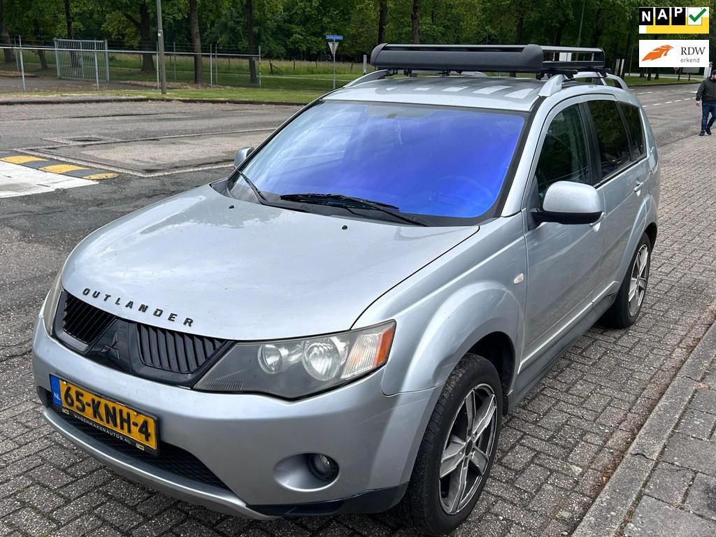 Mitsubishi Outlander 2.4 Inspire 2WD, Auto's, Mitsubishi, Voorwielaandrijving, 4 cilinders, Bedrijf, Handgeschakeld