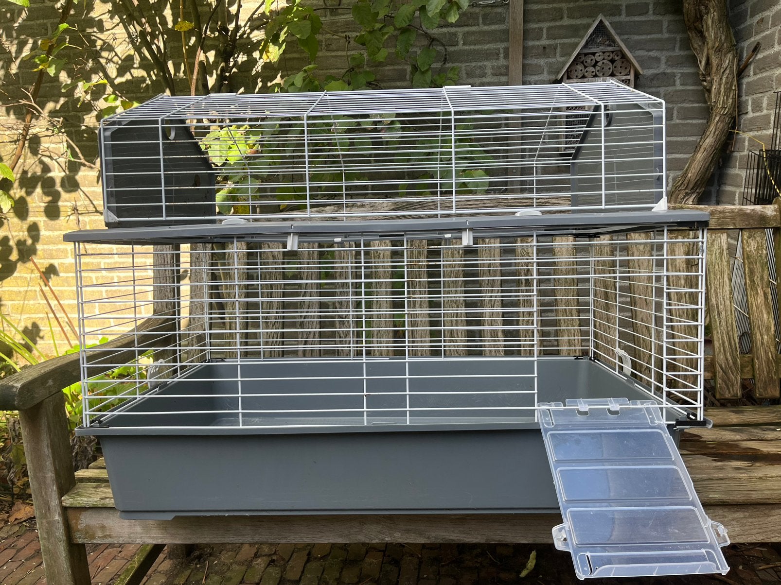 Ferplast kooi met schuurvormig-dakje (Barn) 100 cm, Dieren en Toebehoren, Kooi, Zo goed als nieuw, 75 tot 110 cm, Ophalen