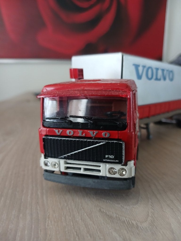tekno volvo, Hobby en Vrije tijd, Modelauto's | 1:50, Ophalen of Verzenden, Zo goed als nieuw, Bus of Vrachtwagen, Tekno