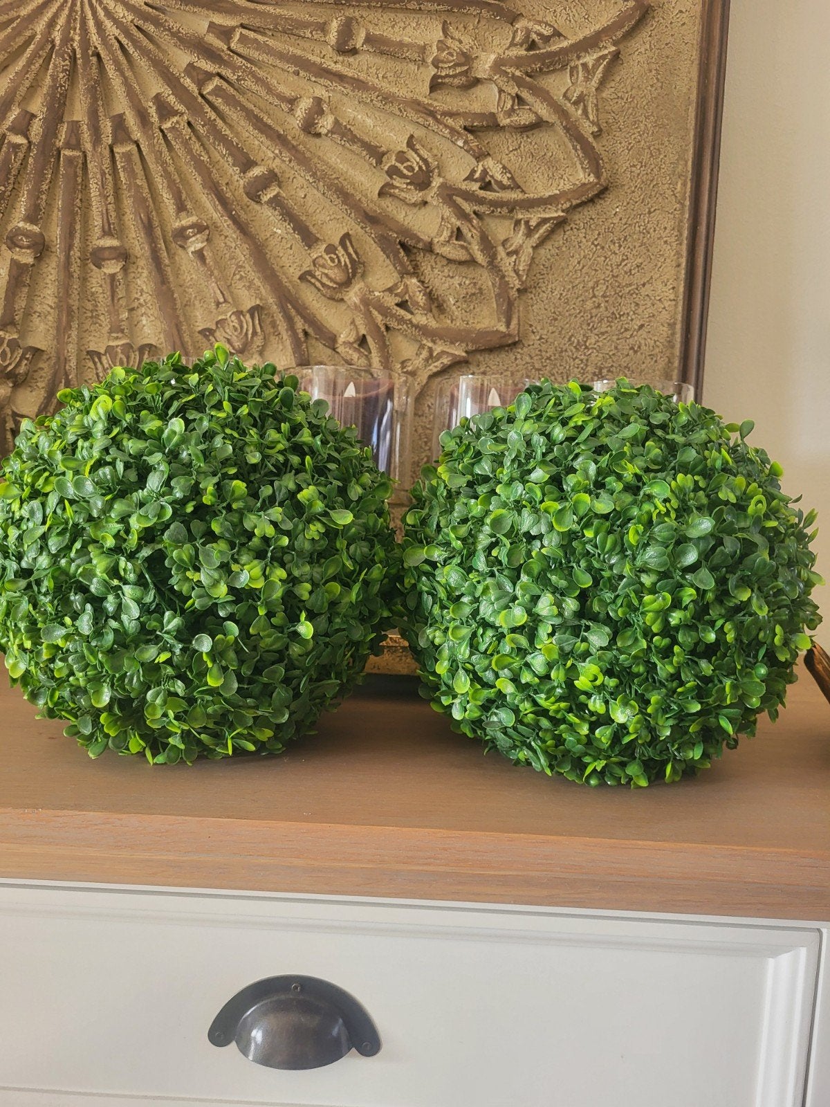 2 kunststof buxusbollen, Groen, Kunstplant, Ophalen of Verzenden, Zo goed als nieuw