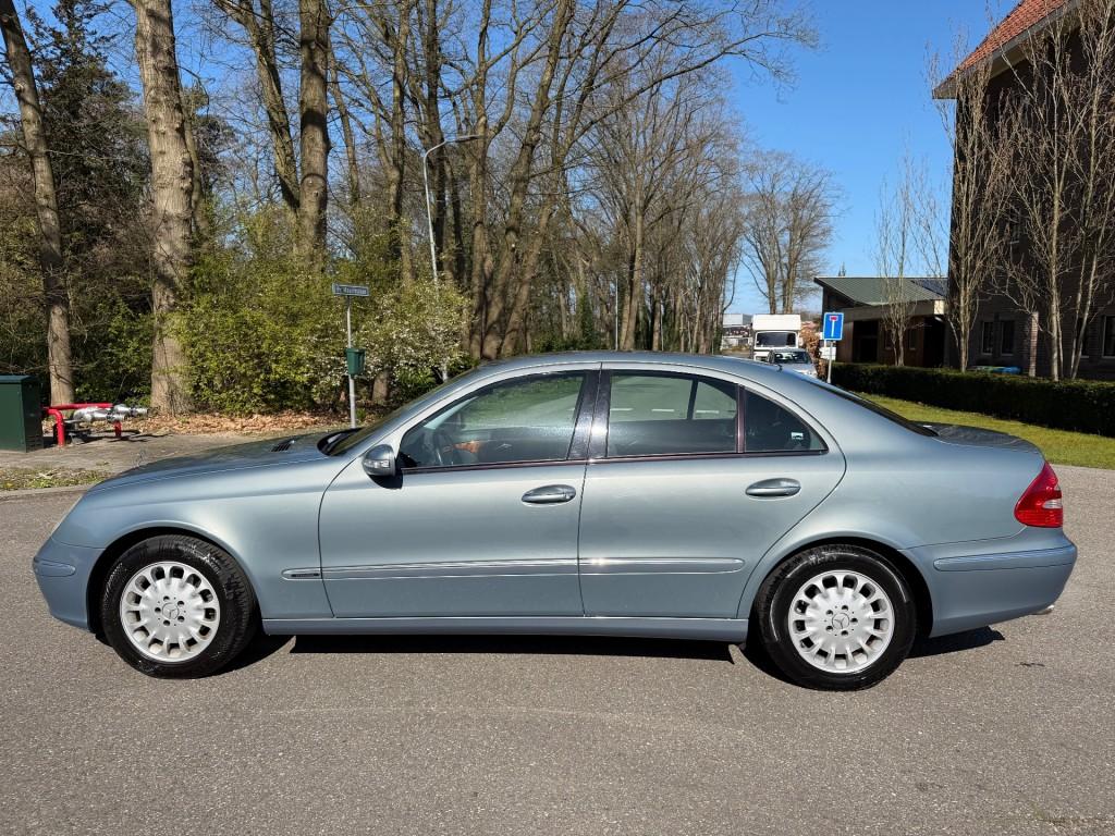 Mercedes-benz E-KLASSE 240 Automaat - zeer nette staat !!!, Automaat, Achterwielaandrijving, Gebruikt, 2597 cc