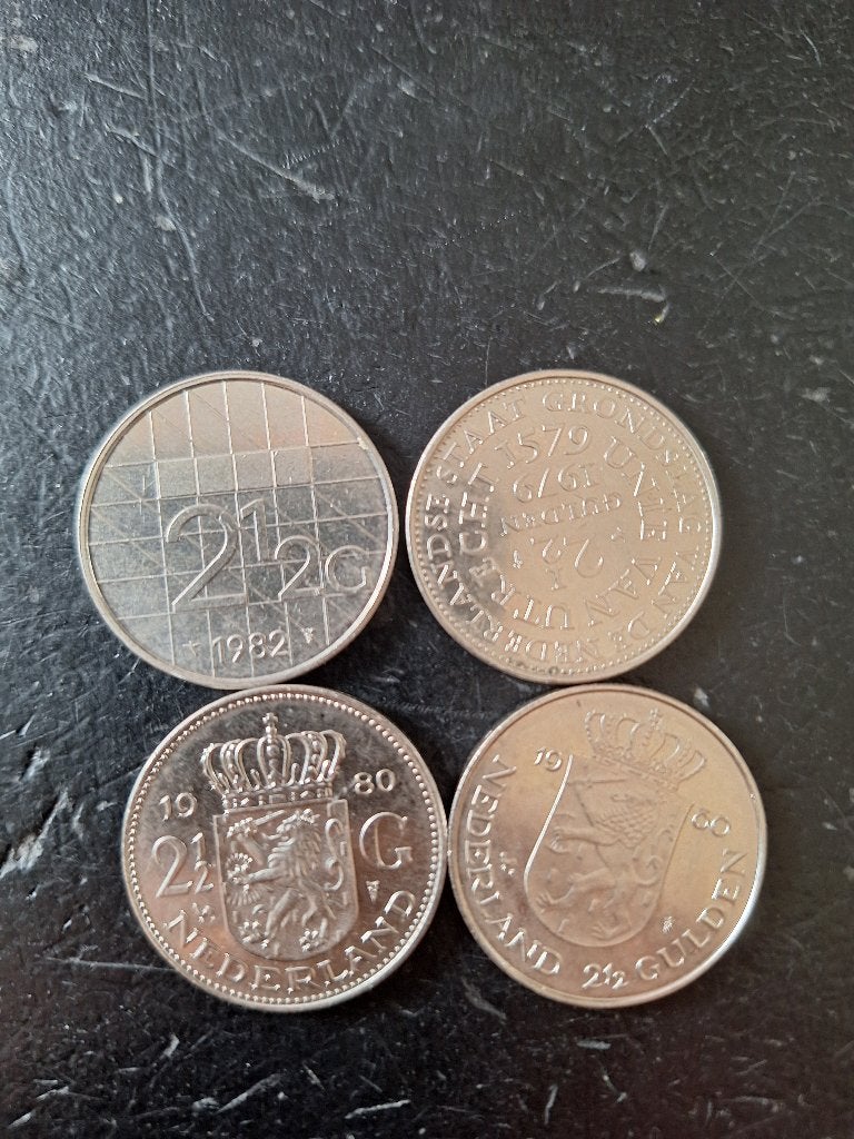 4 rijskdaalders periode juliana en Beatrix 1979 - 1982, Ophalen of Verzenden, Koningin Juliana, 2½ gulden, Losse munt