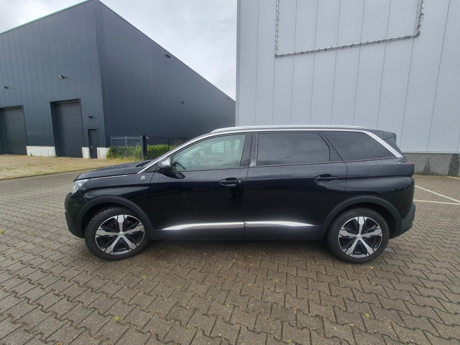 Peugeot 5008 Crossway 1.2 Puretech Nieuwe Distributie riem!!, Auto's, Peugeot, Zwart, 1199 cc, Zwart, Origineel Nederlands