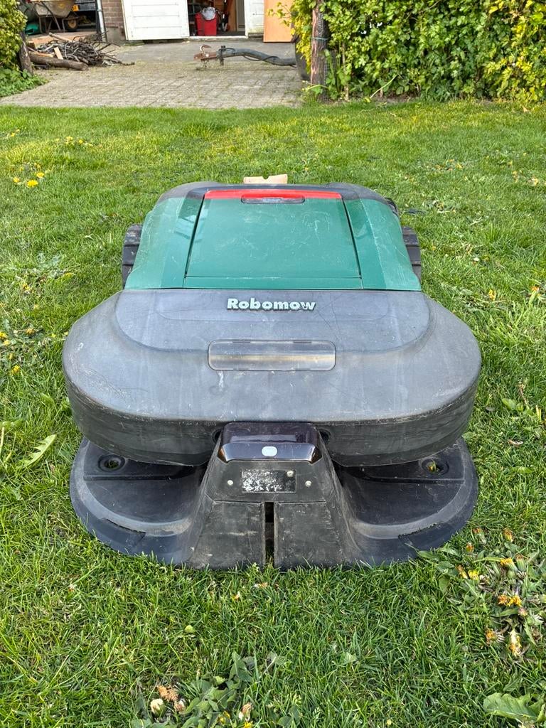 Robomow RS model, Tuin en Terras, Robotmaaiers, Ophalen, Gebruikt, Robomow, Met regensensor