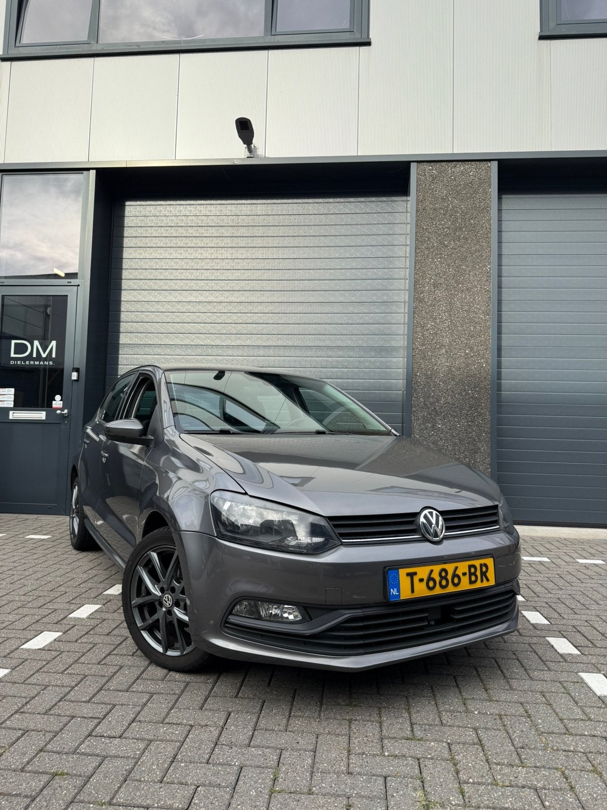 Volkswagen Polo 1.0 | 2017 | 61.500 km | meer fotos volgen!, Voorwielaandrijving, Met garantie (alle), Overige bekleding, Handgeschakeld