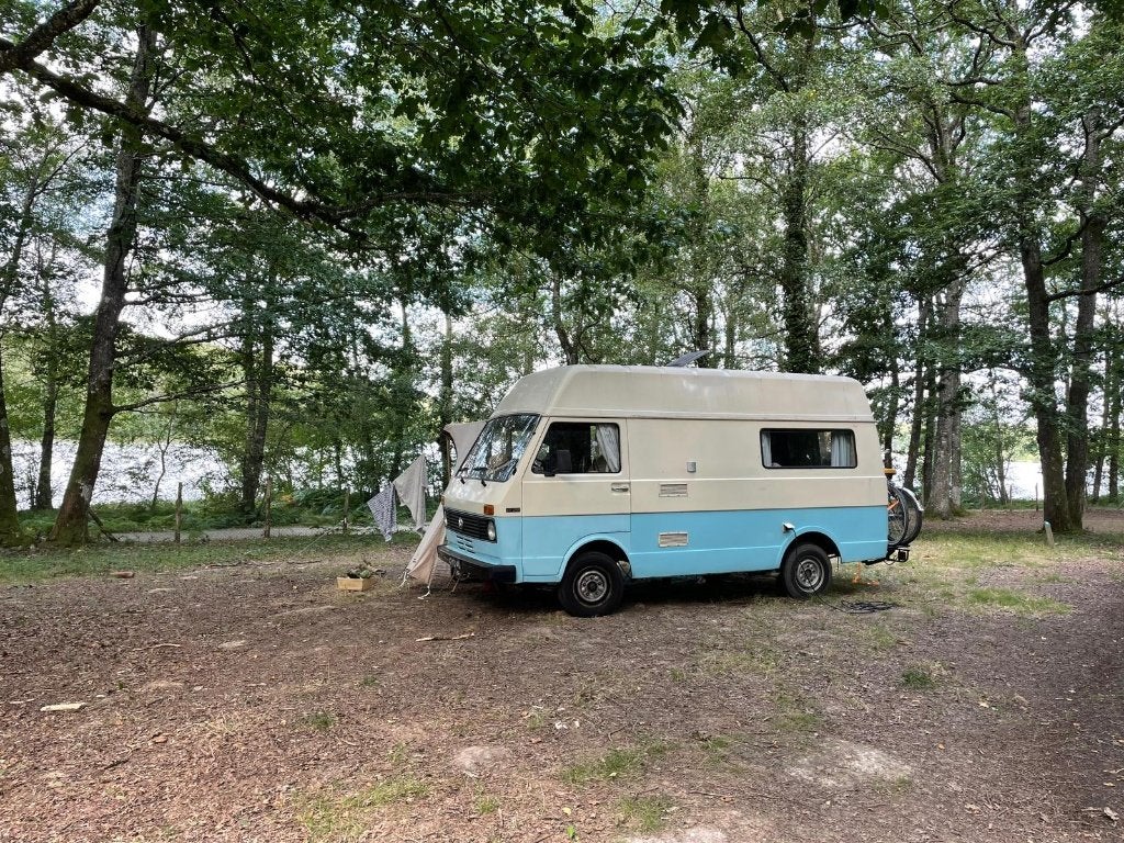 Volkswagen LT 28 Oldtimer Camper - Benzine/LPG, Caravans en Kamperen, Chemisch toilet, Buscamper of Camperbus, Volkswagen, Handgeschakeld