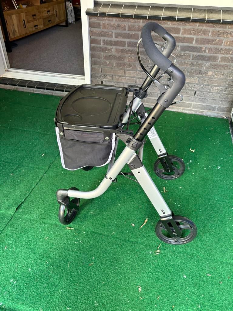 Nieuwe rollator, Ophalen of Verzenden, Zo goed als nieuw