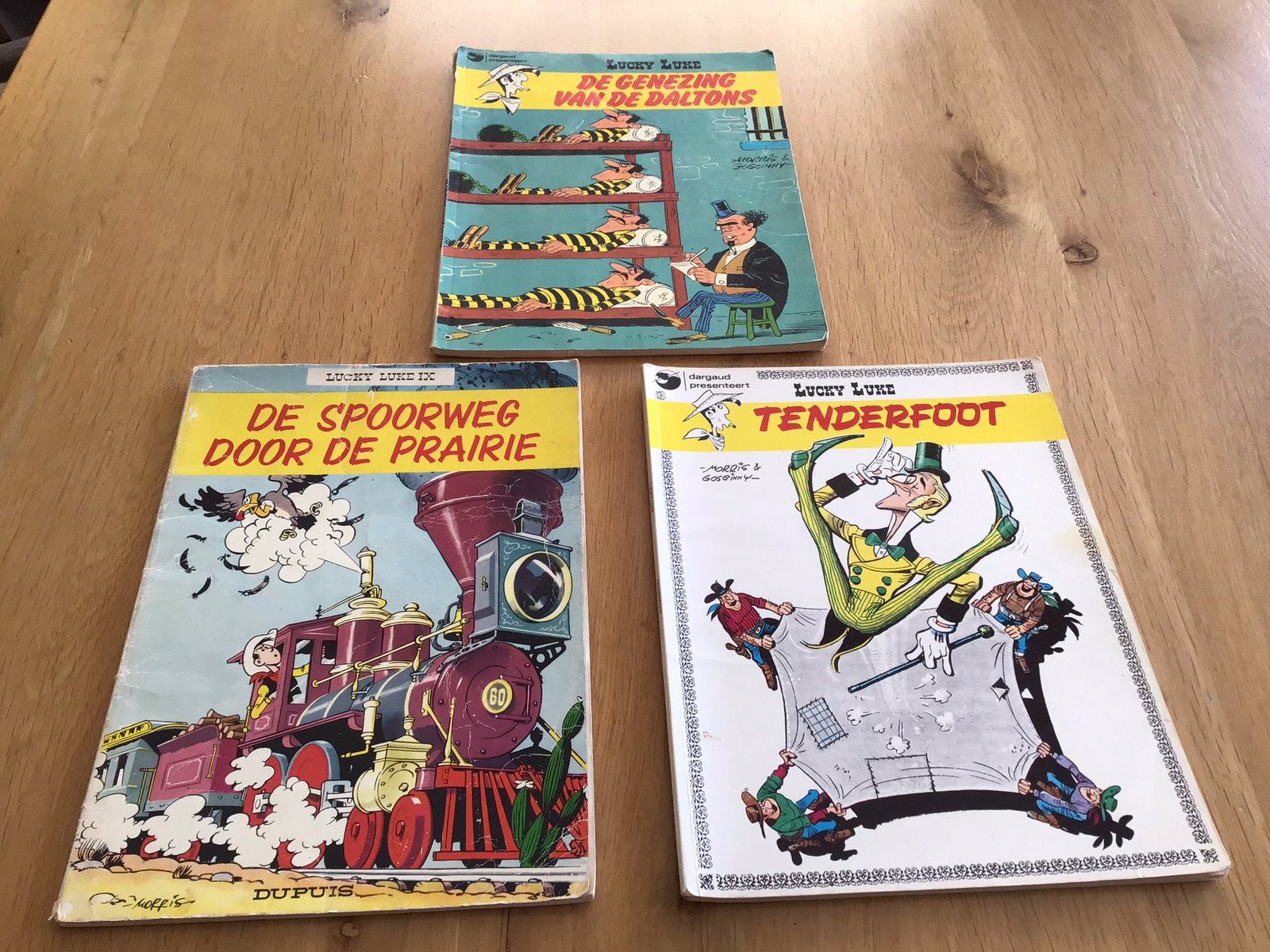 3 Lucky Luke stripbladen uit 70 tiger jaren, Boeken, Meerdere comics, Ophalen of Verzenden, Gelezen, Europa
