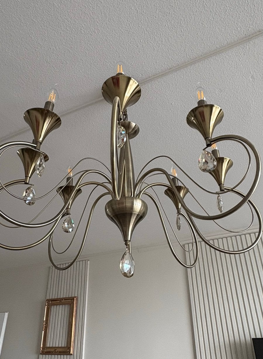Elegante kroonluchter met kristallen details, Ophalen of Verzenden, Zo goed als nieuw, Metaal